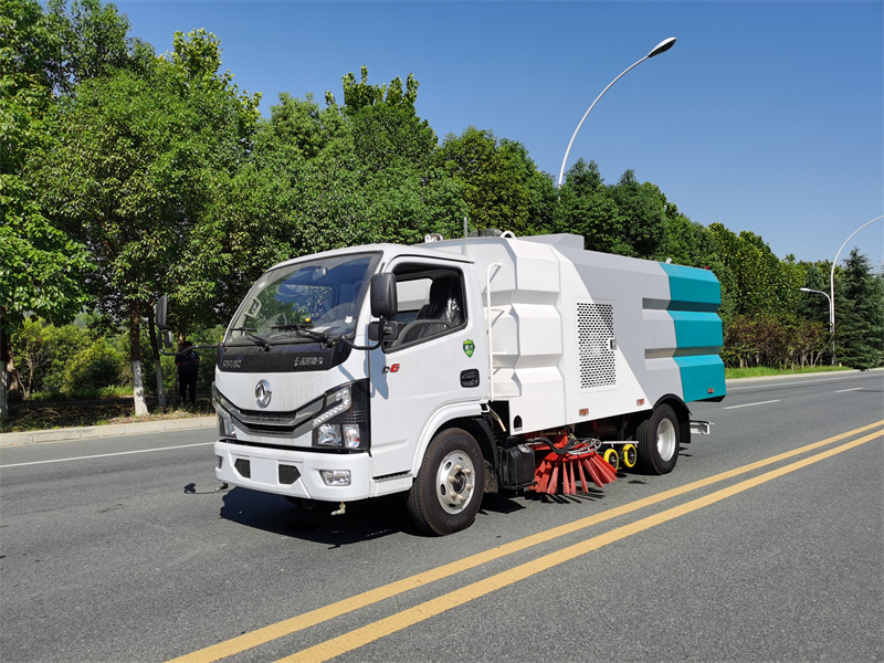 華通牌小多利卡洗掃車