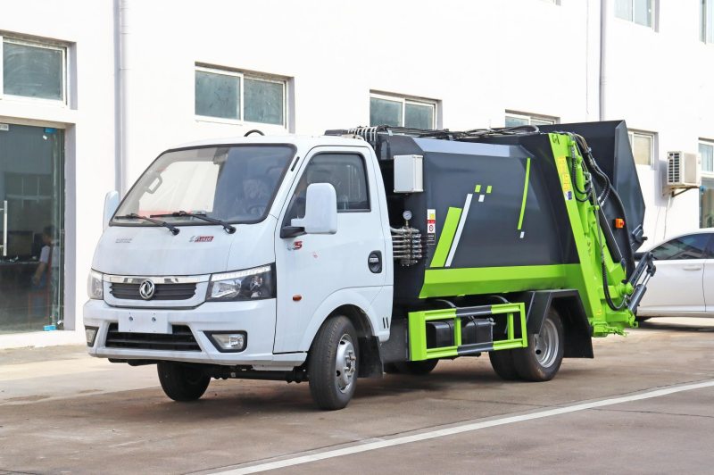 華通牌東風(fēng)途逸壓縮垃圾車