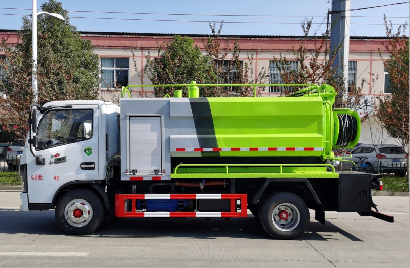 華通牌小多利卡清洗吸污車