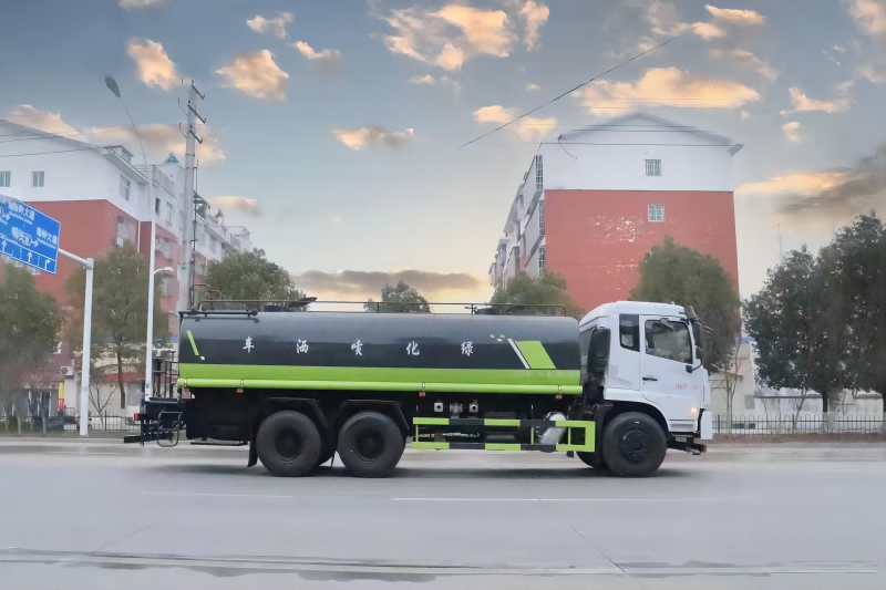 華通牌東風D17后雙橋灑水車