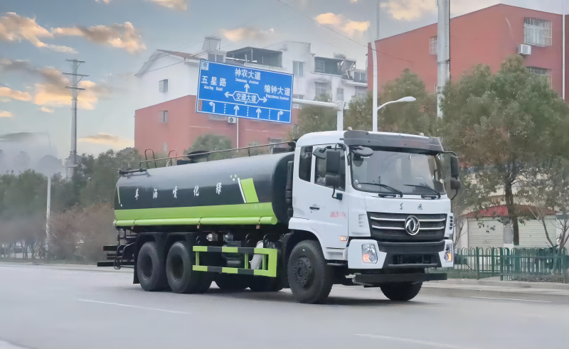 華通牌東風D17后雙橋灑水車