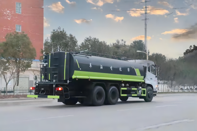 華通牌東風D17后雙橋灑水車