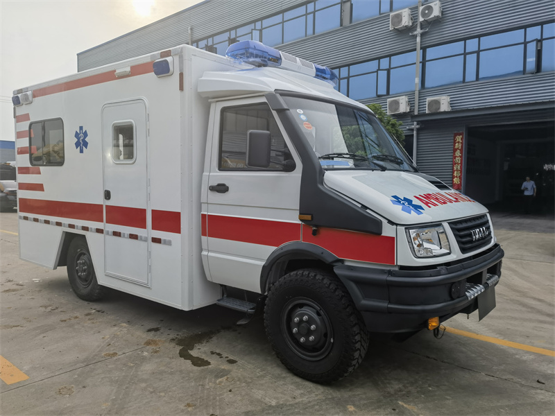 華通牌依維柯歐霸四驅(qū)方艙救護(hù)車