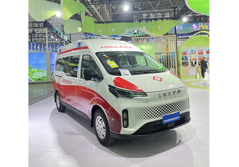 華通牌依維柯聚星新能源救護(hù)車(chē)