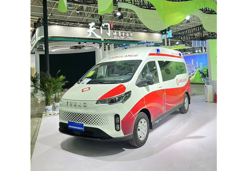 華通牌依維柯聚星新能源救護車