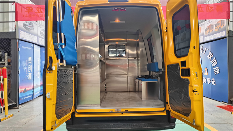 依維柯歐盛救險車（氣防車）
